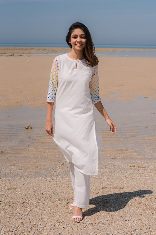 Buy Plain White Kurtis Online In India At Best Price Offers | Tata CLiQ